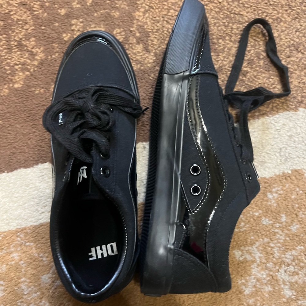 Authentic DHF Shepperd Sneakers. - Picture 11 of 16